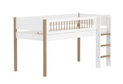 FLEXA NOR Halvhøj seng 120 cm med stige og crossbar sengehest 90x200 cm - Hvid/eg