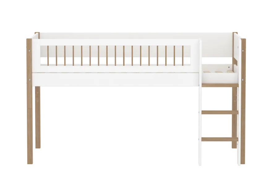 FLEXA NOR Halvhøj seng 120 cm med stige og crossbar sengehest 90x200 cm - Hvid/eg