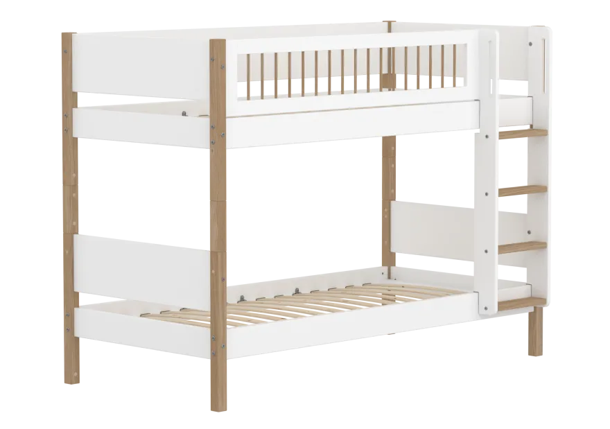 FLEXA NOR Køjeseng 154 cm med stige og crossbar sengehest 90x200 cm - Hvid/eg